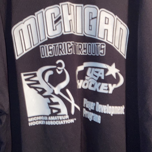 NWT/ Men’s Hockey Jersey - Picture 2 of 10